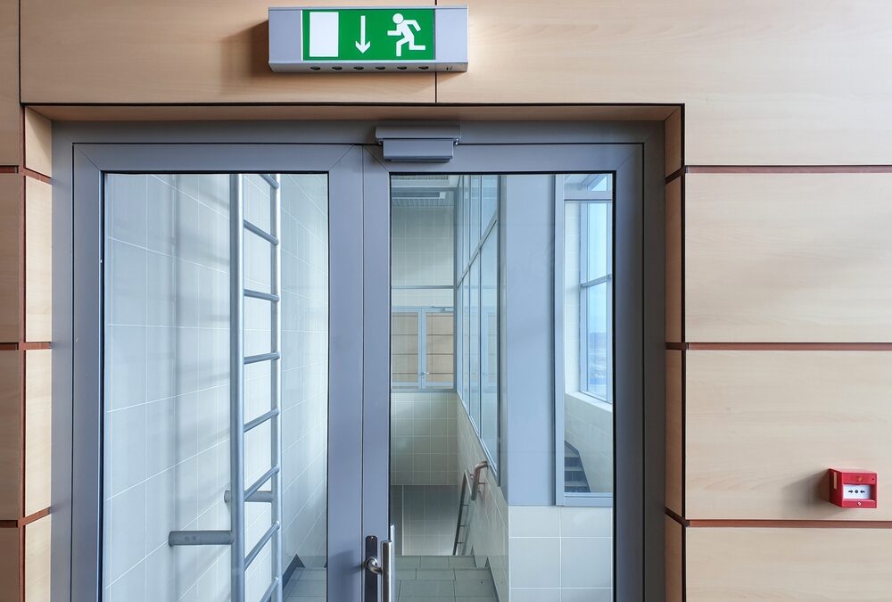 Efficiënt beheer van nood- en vluchtwegverlichting met één module