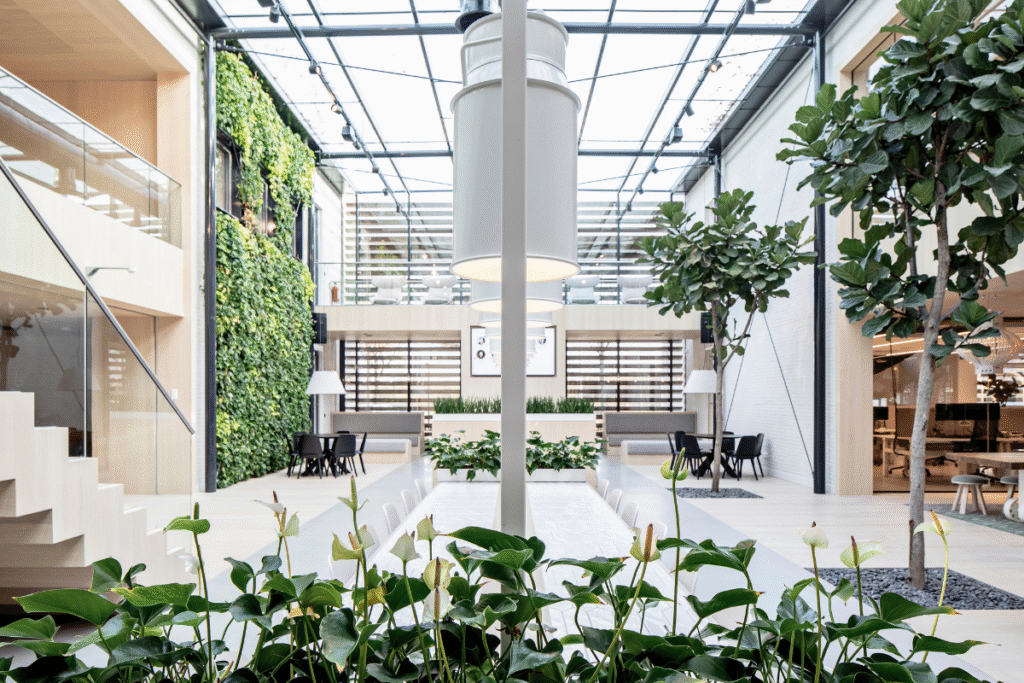 De Klerk, deskundig in interieurbeplanting