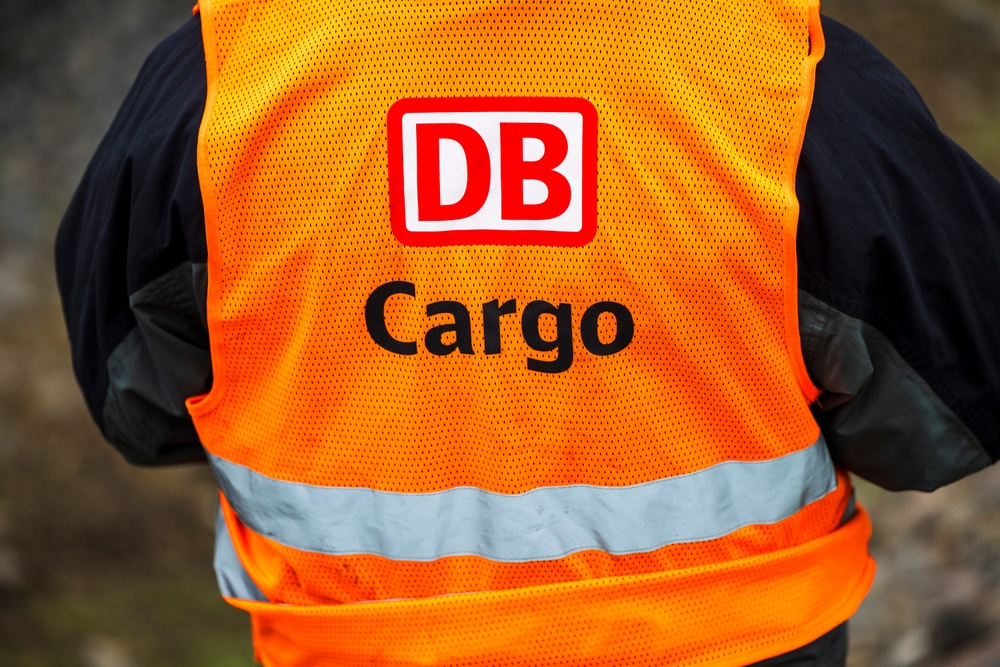 2020-10-11,Lithuania,Vilnius,A,Deutsche,Bahn,Cargo,Worker,Wearing,A