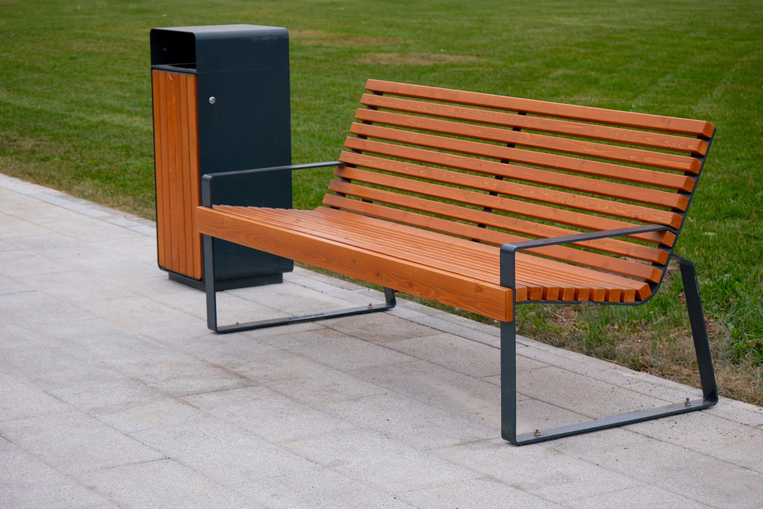 Gerecycled straatmeubilair, zowel duurzaam als onderhoudsvrij